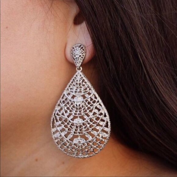 Stella & Dot Thea Silver Lace Chandelier Earrings - Picture 6 of 8